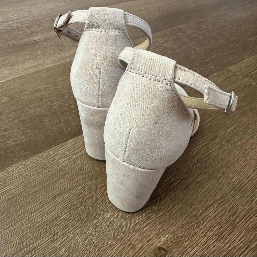 Indigo Rd. Women's Light Cream Heels - Picture 6 of 7